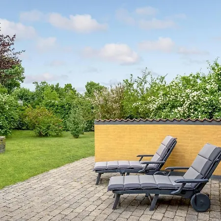 3 Bedroom Cozy In Glesborg