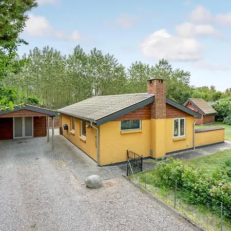3 Bedroom Cozy In Glesborg